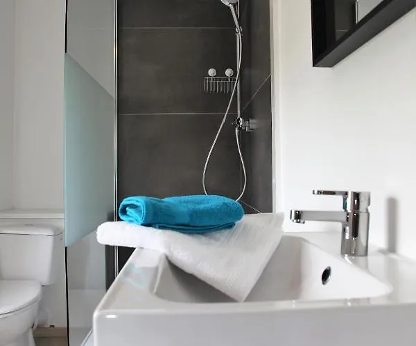 Les Lucioles Bed & Breakfast 3*